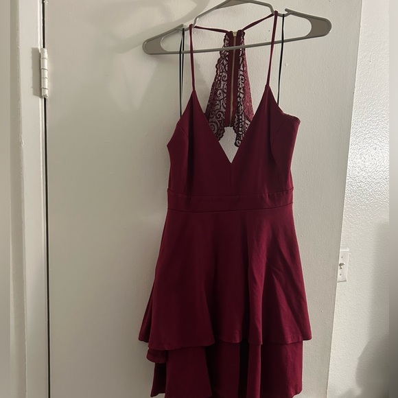 Maroon Windsor Dress, lace and open back - Picture 2 of 2